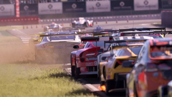 Forza Motorsport split-screen: rear shot of a high-speed race.