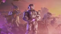 Halo Infinite Season 5 players: a spartan holding a purple crystal