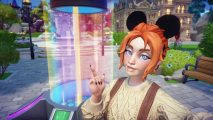 A copper-haired player points at the Village Visit Machine, needed for Dreamlight Valley multiplayer.