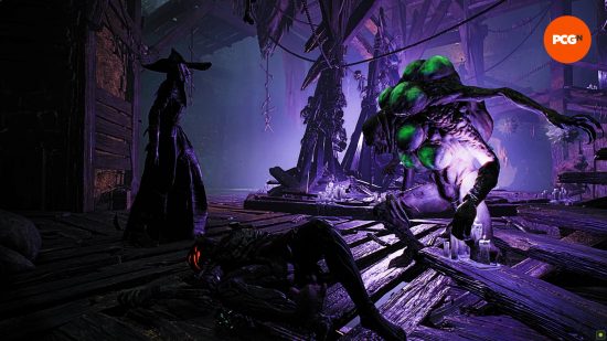 The Forgotten and Witch, two enemies new to the Awakened King DLC, stand over the fallen body of the Traveler in the sewers.