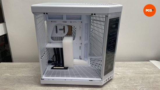 HYTE Y70 Touch PC Case Review - OC3D