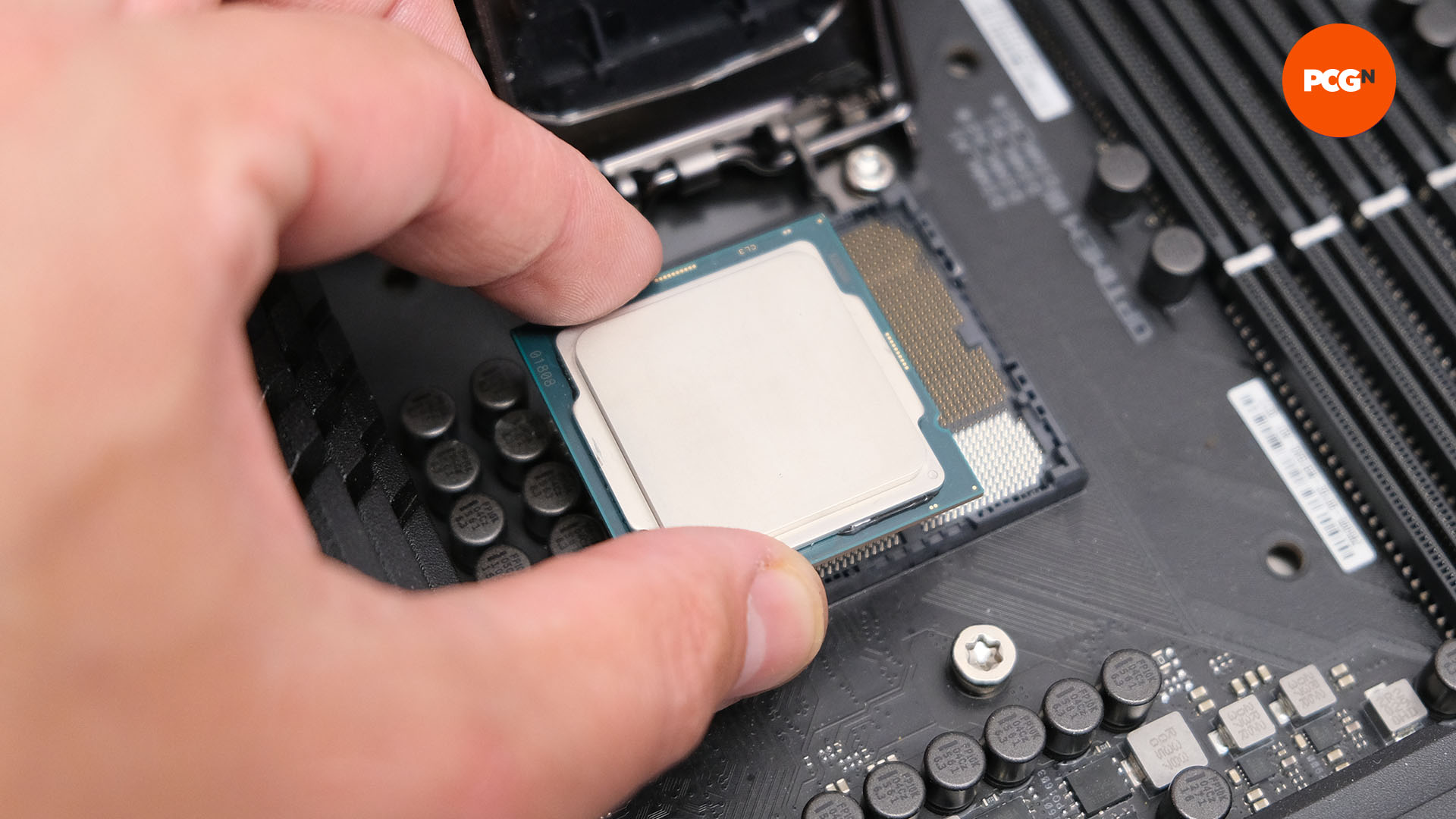 How to fix bent CPU pins: Install CPU carefully