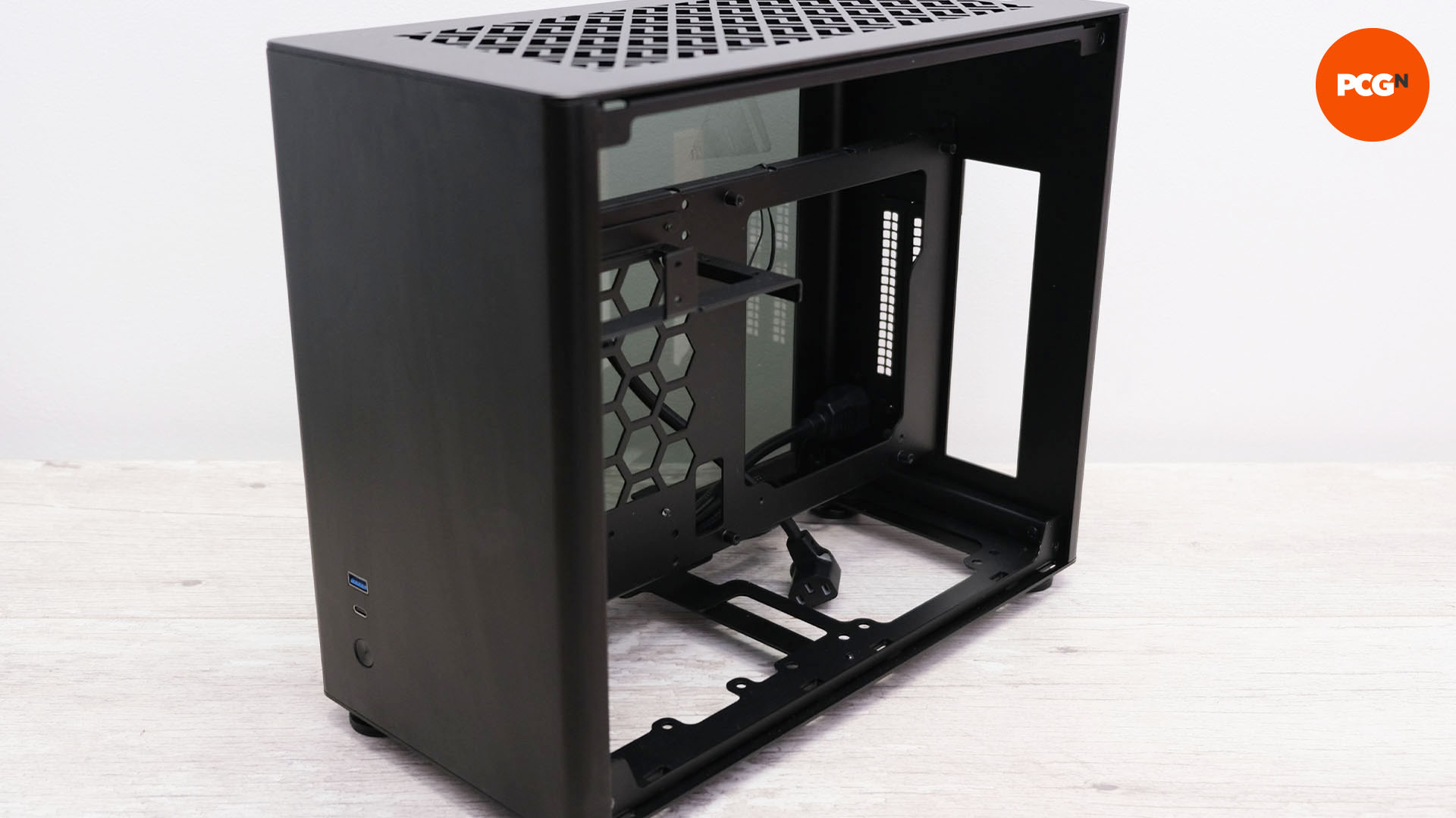 How to paint your PC case: Choose interior or exterior
