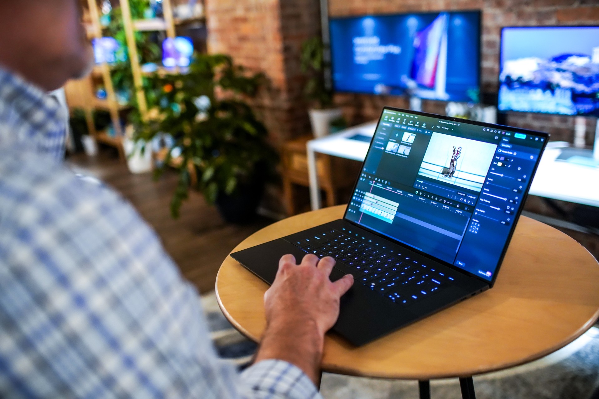 This Dell XPS laptop might be a dark horse for gaming on the go