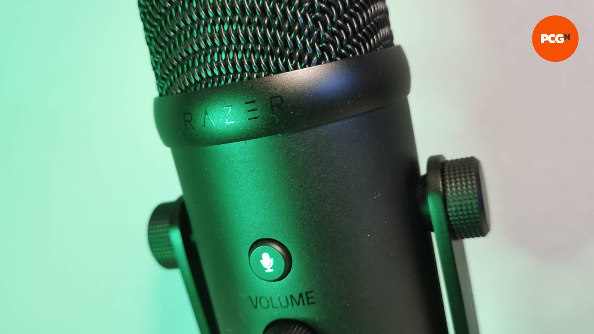 A close-up of the The Razer Seiren V2 Pro microphone buttons