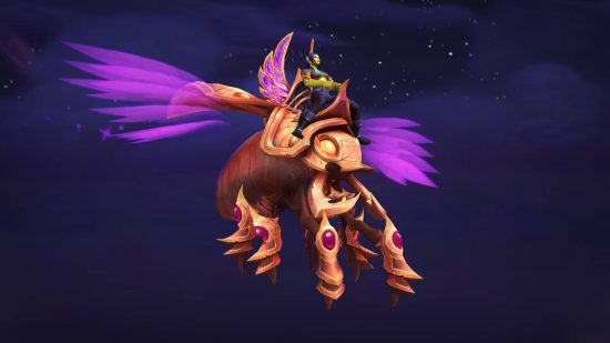 Eine goldene Skarabäus-Kreatur mit violetten Flügeln, die durch einen Nachthimmel fliegt