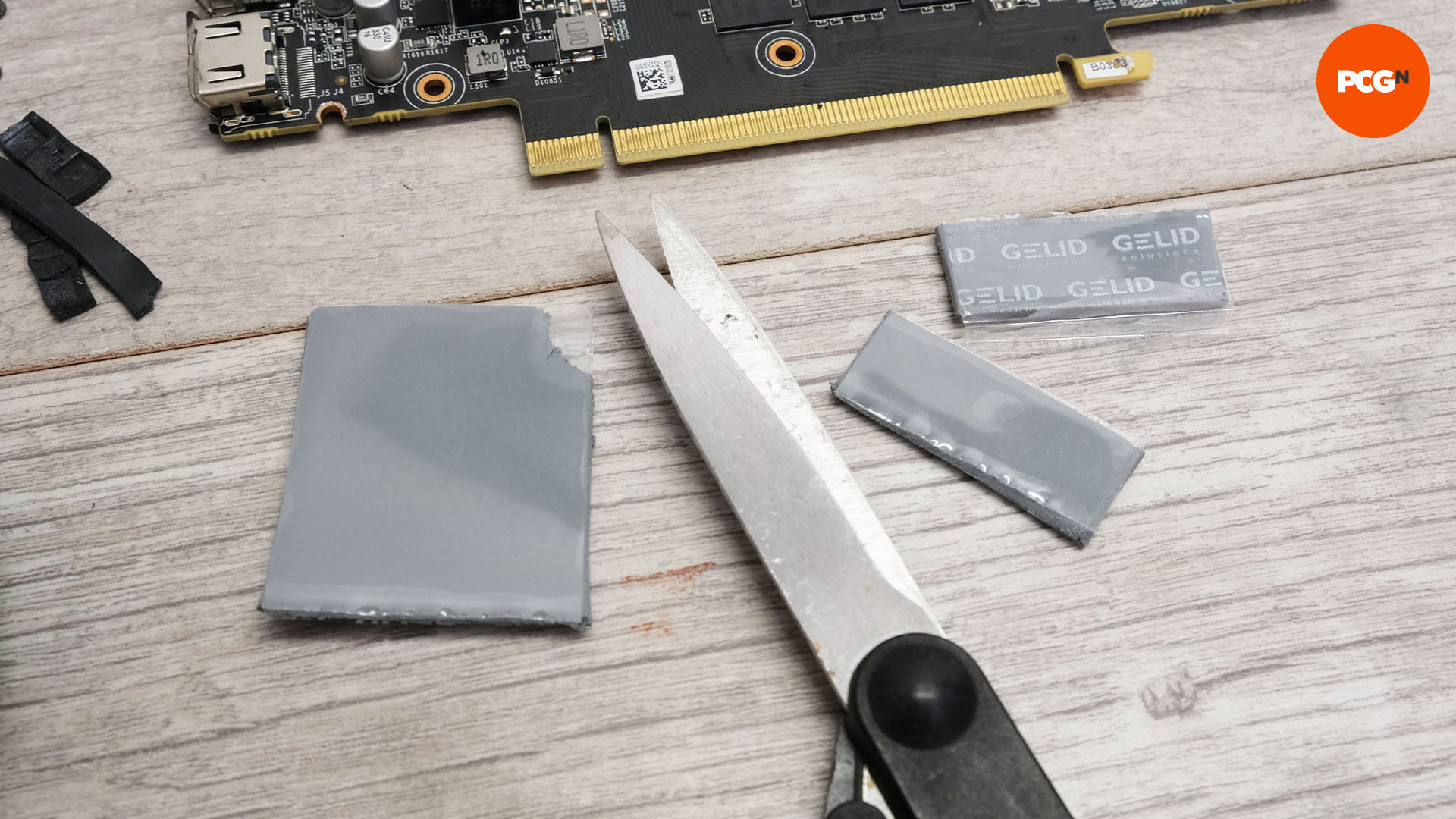 How to lower GPU temp: Cut new thermal pads to size