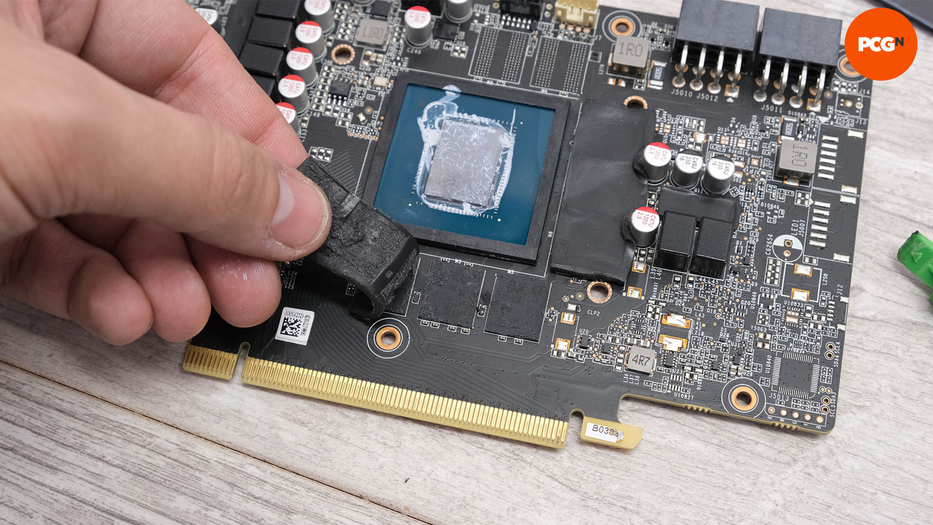 How to lower GPU temp: Remove old thermal pads