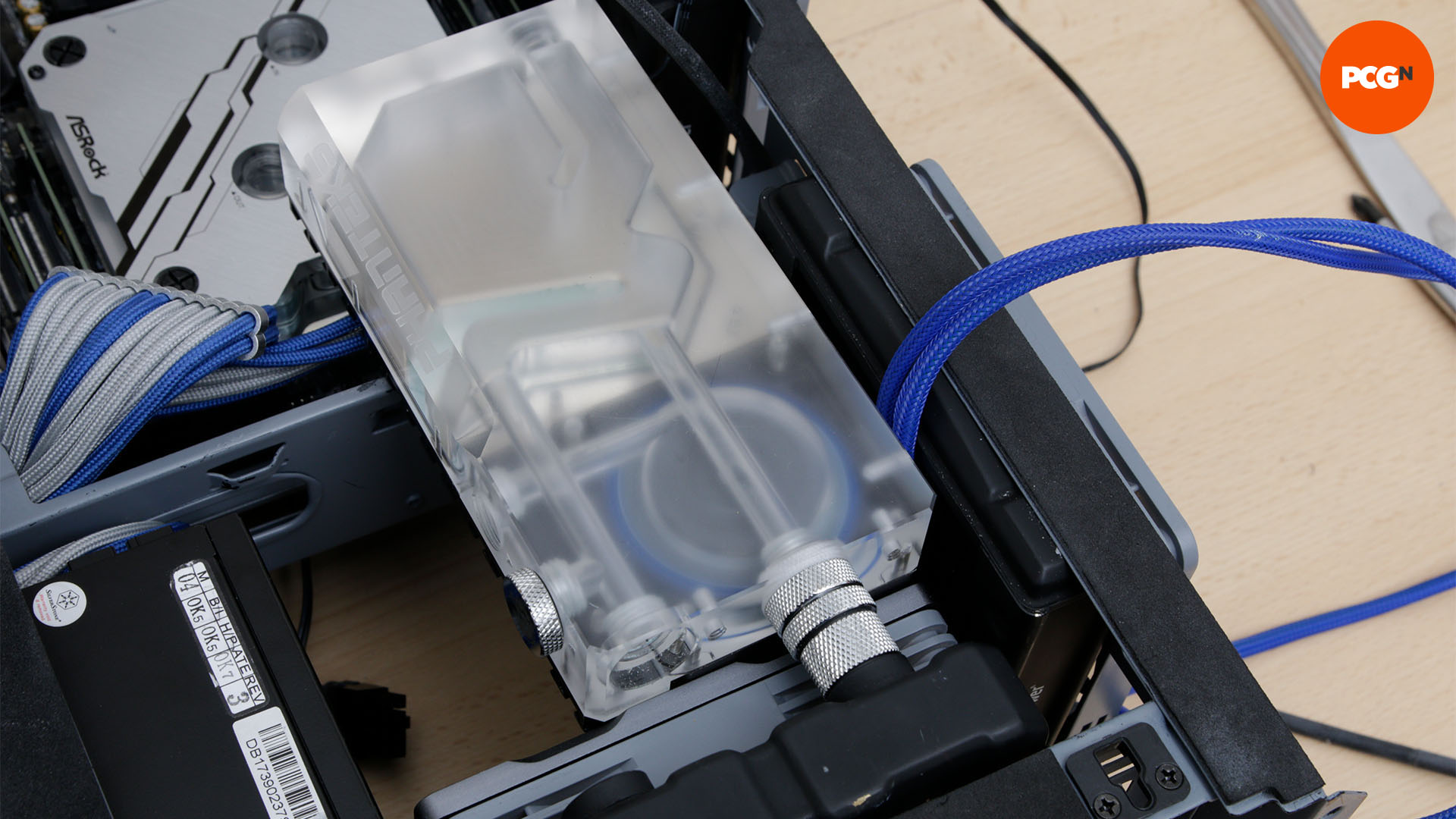 How to mount a reservoir: Suspend in water cooling loop