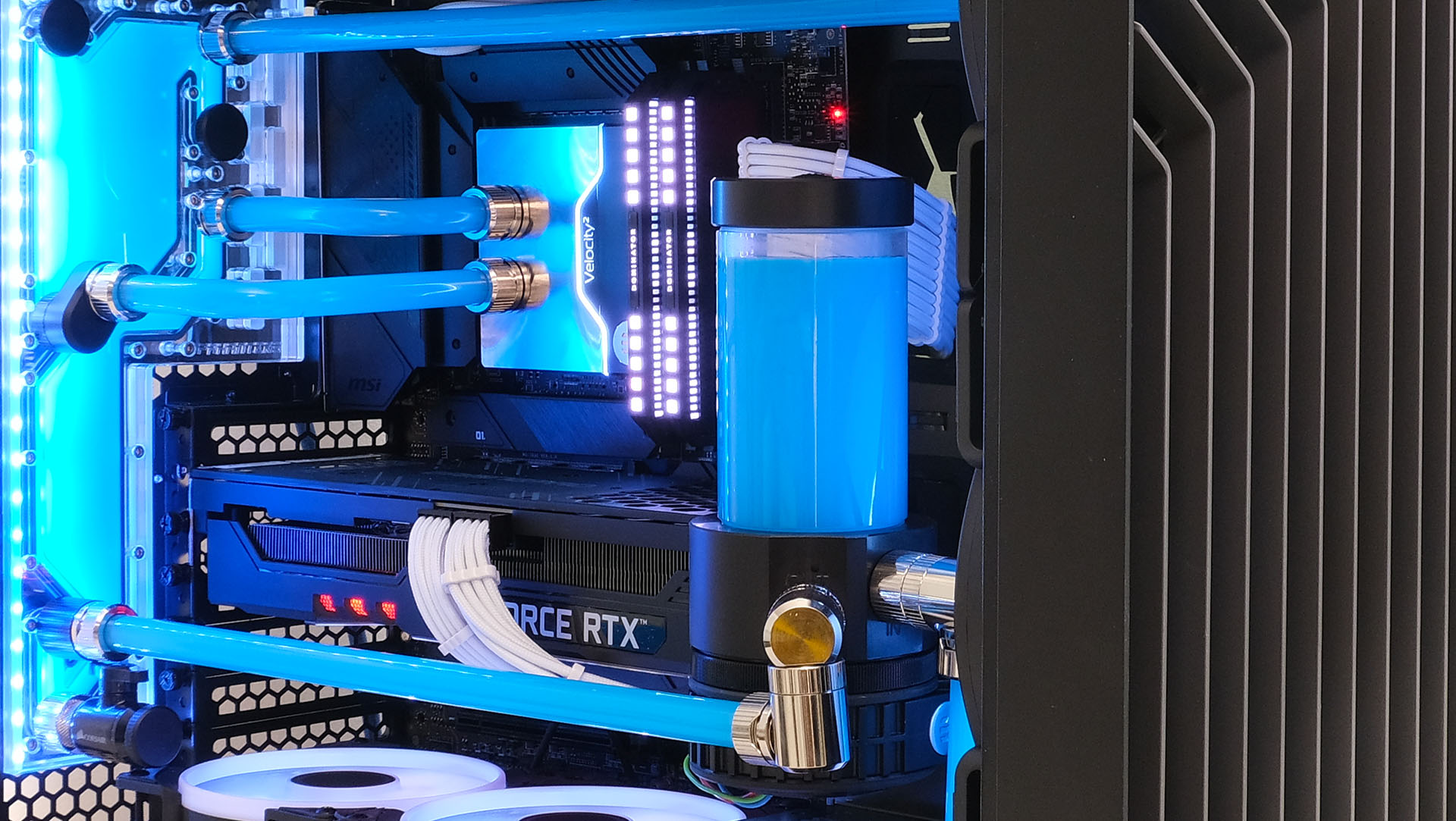 How to mount a reservoir in your PC case