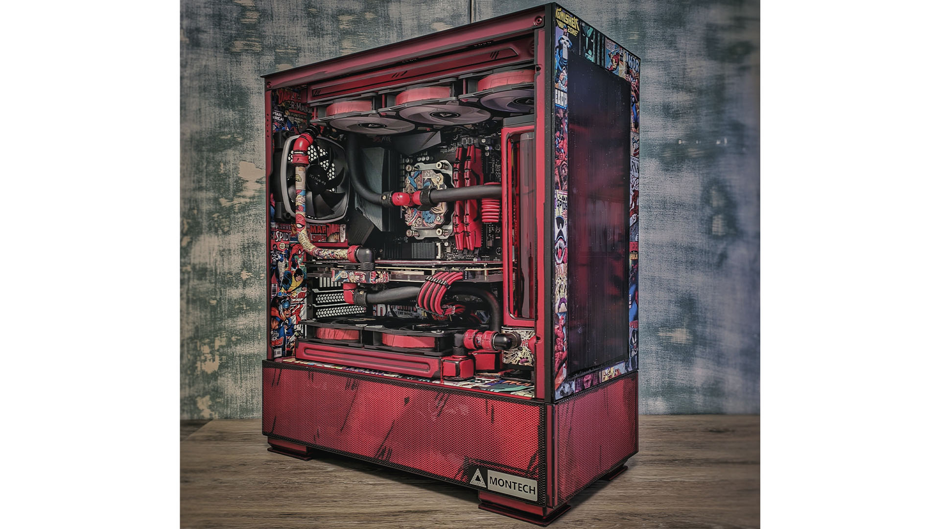 The Marvel-themed comic book gaming PC with its side panel off