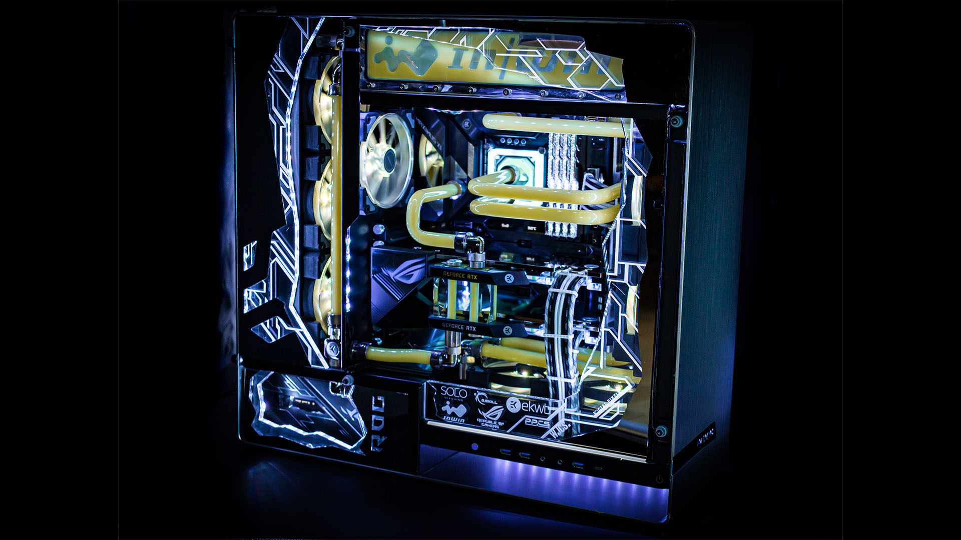 This water cooled gaming PC has stunning crystal effects
