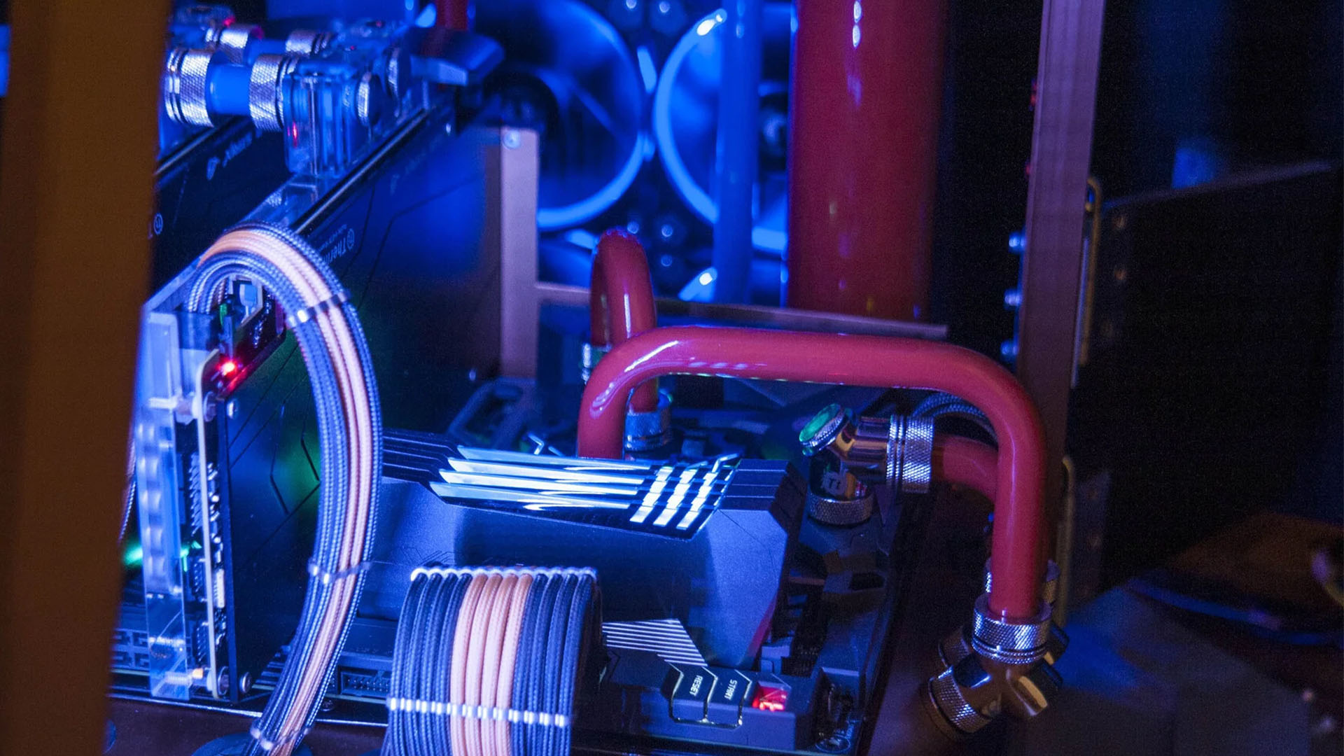 Doctor Who Dalek gaming PC build; water cooling loop inside