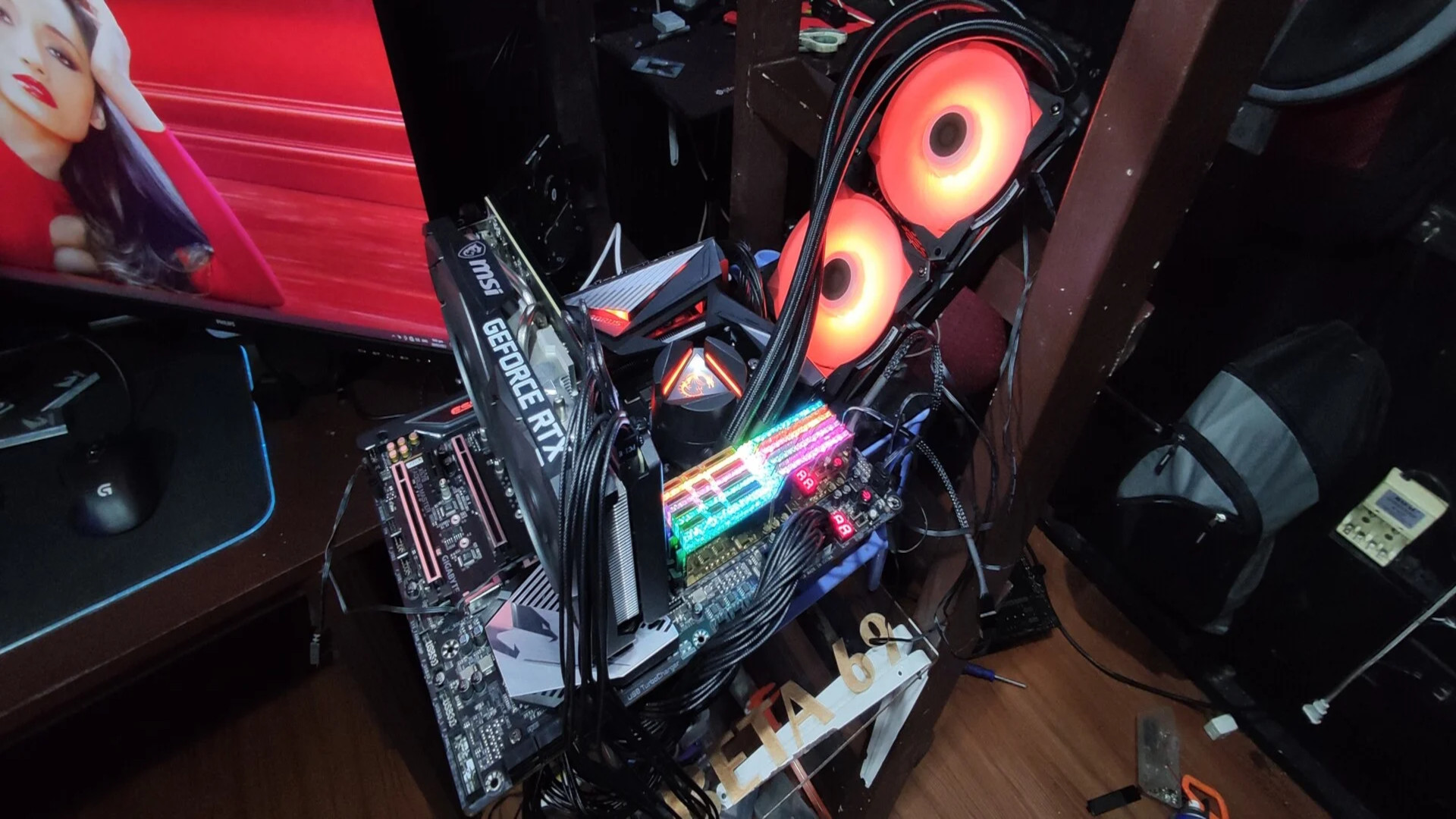The internals of the Pochita gaming PC build