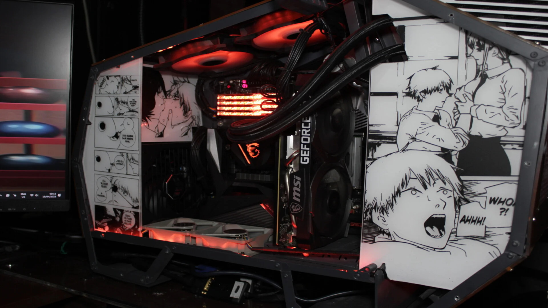 Anime drawn onto the side of the Pochita gaming Pc build