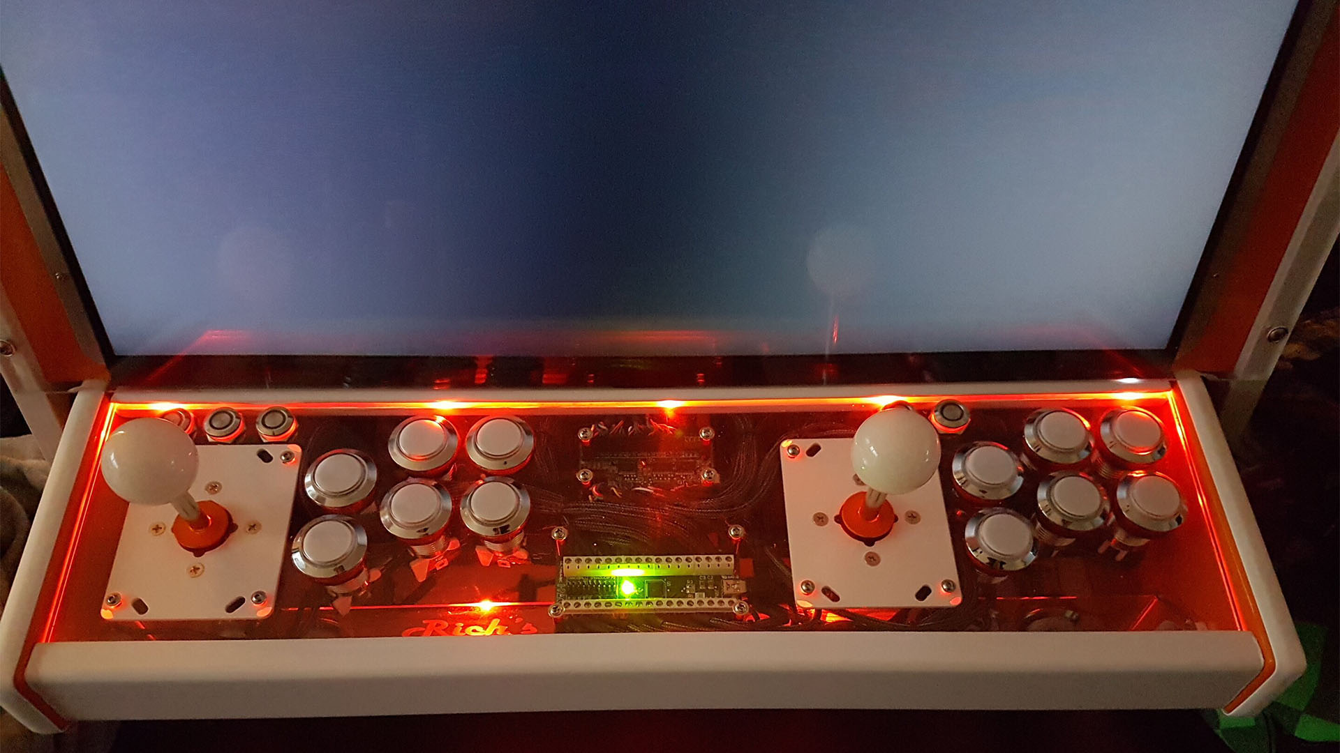 Retro arcade gaming custom PC build: Retrocade controllers and lights