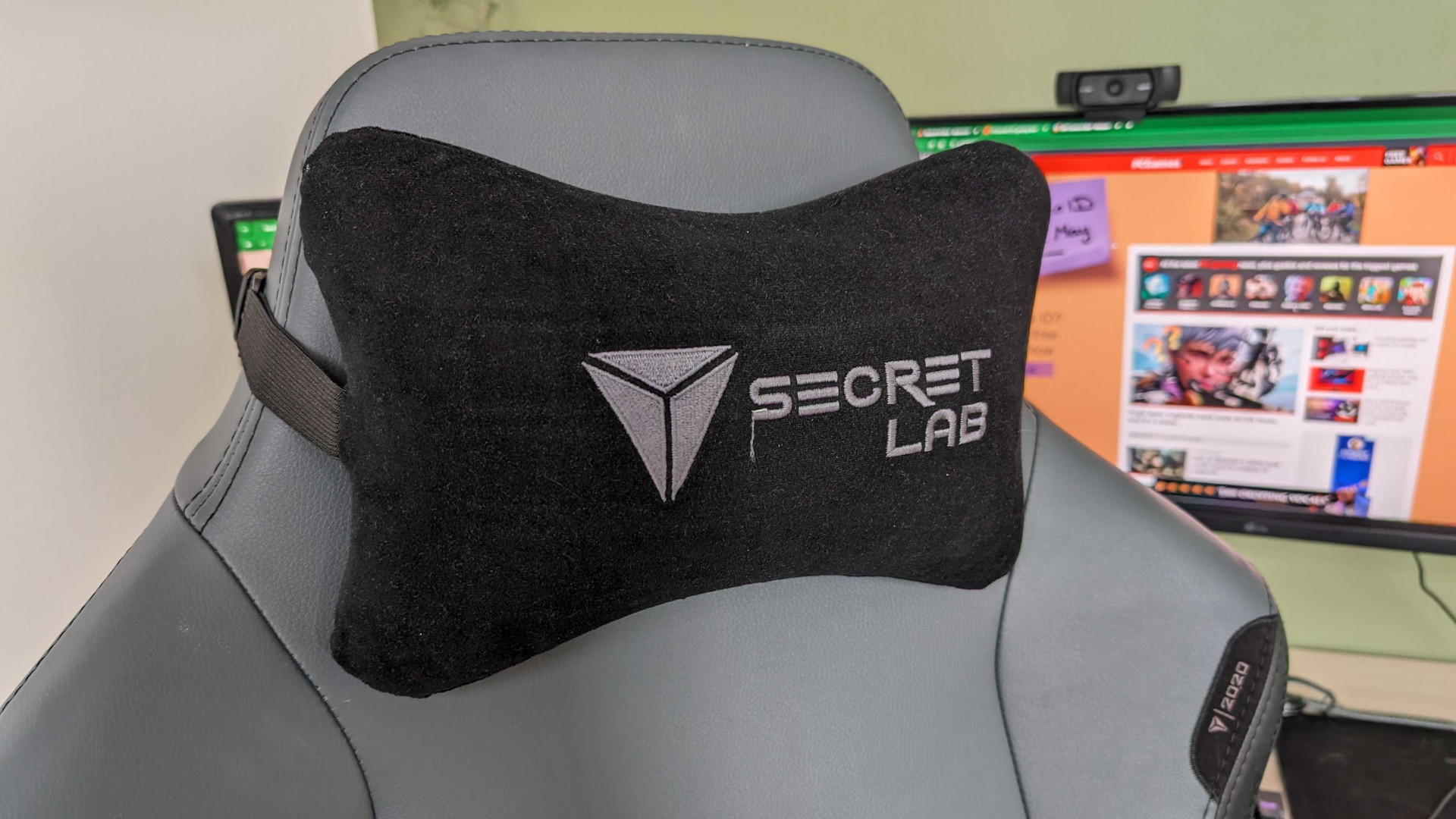 The Secretlab Titan 2020 head cushion