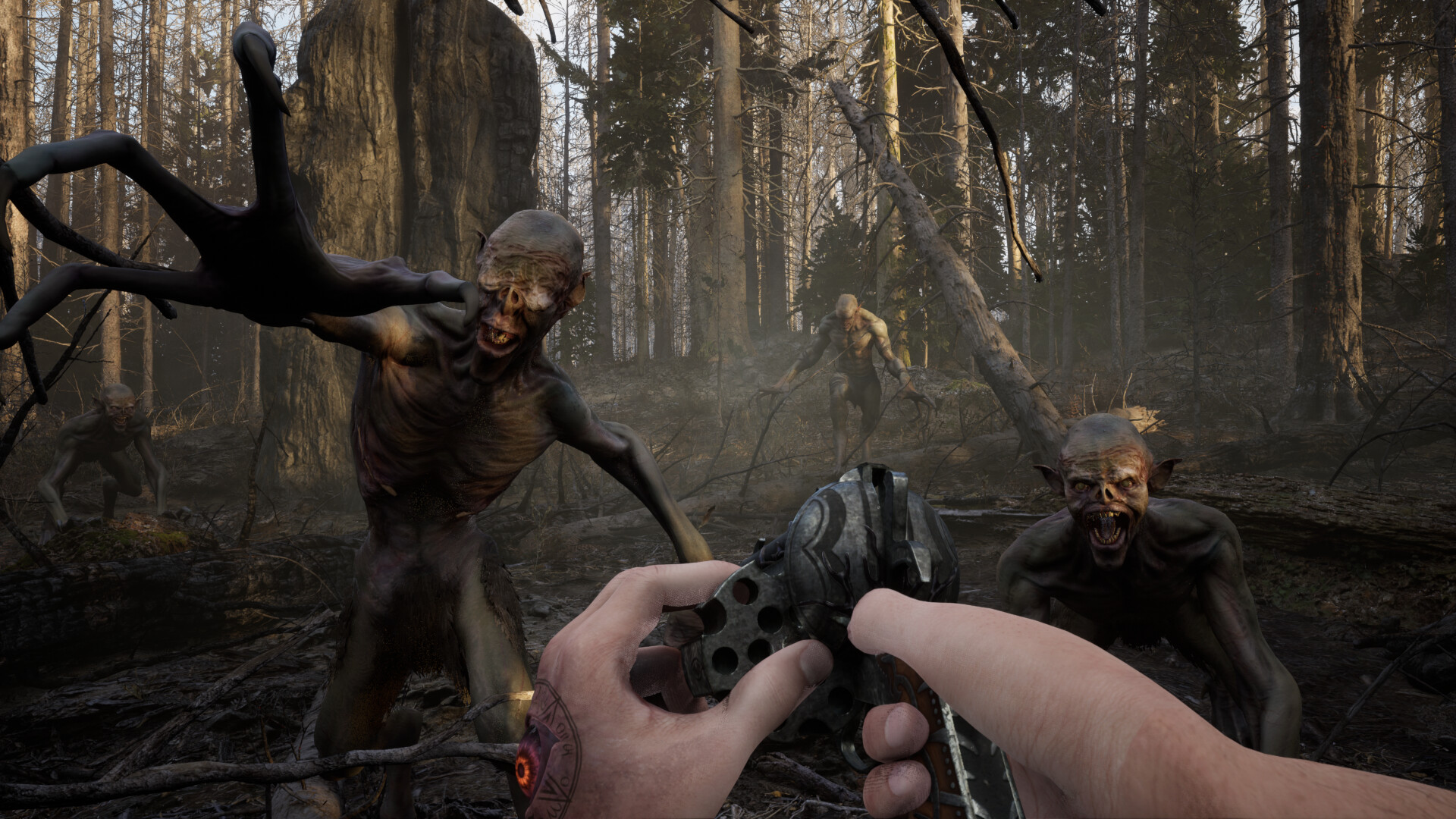  5 x turnos de noticias £625.00 FALSO FALSO FALSO FALSO: El jugador carga una revolución mientras dos criaturas duendes corren hacia ellos en un área de bosque espeluznante.