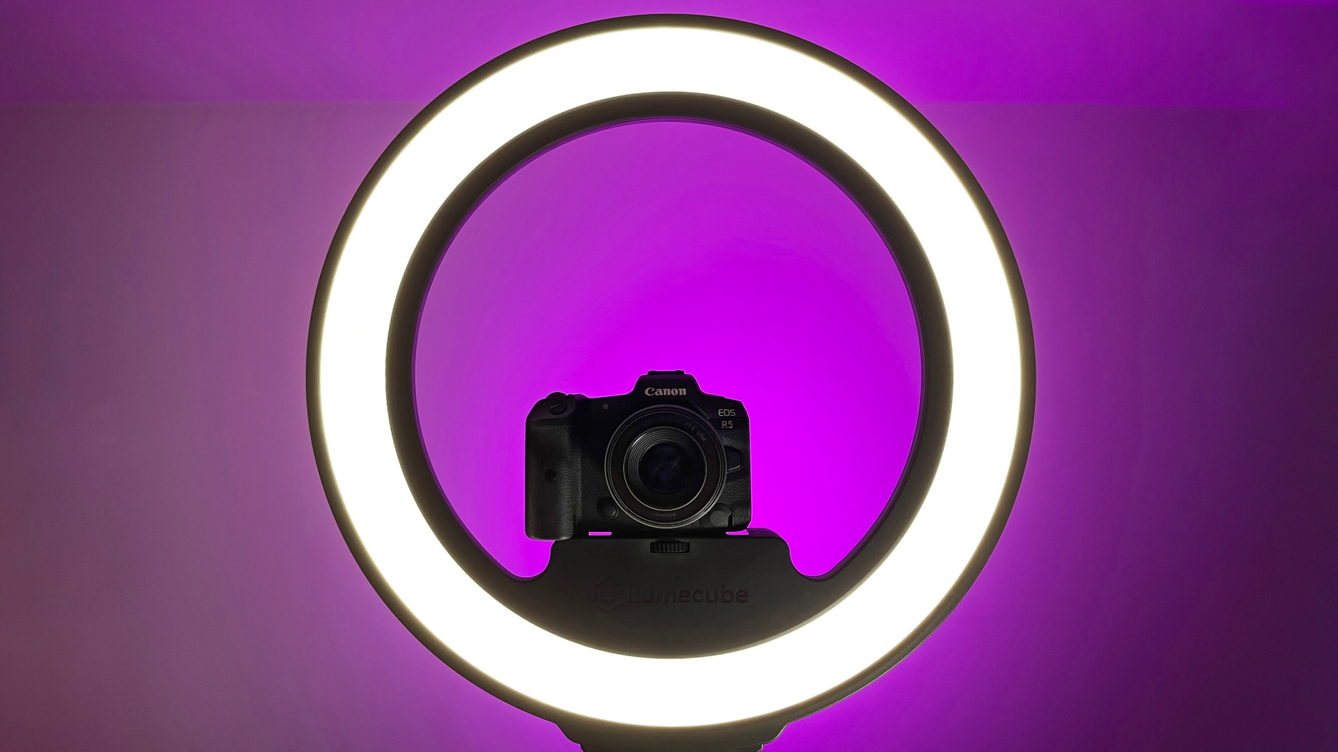 Lume Cube Ring Light Pro review image showing a camera mounted in the light.