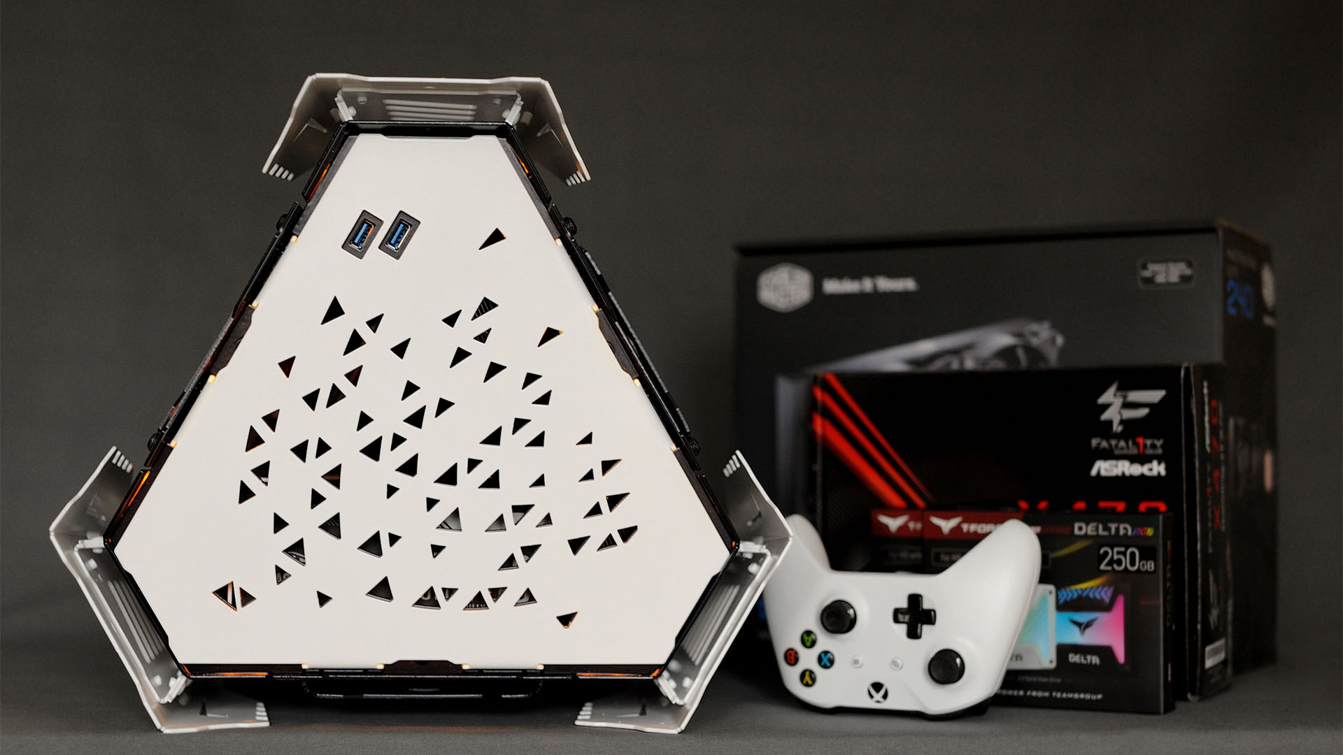 A space gaming pc inspired by sputnik