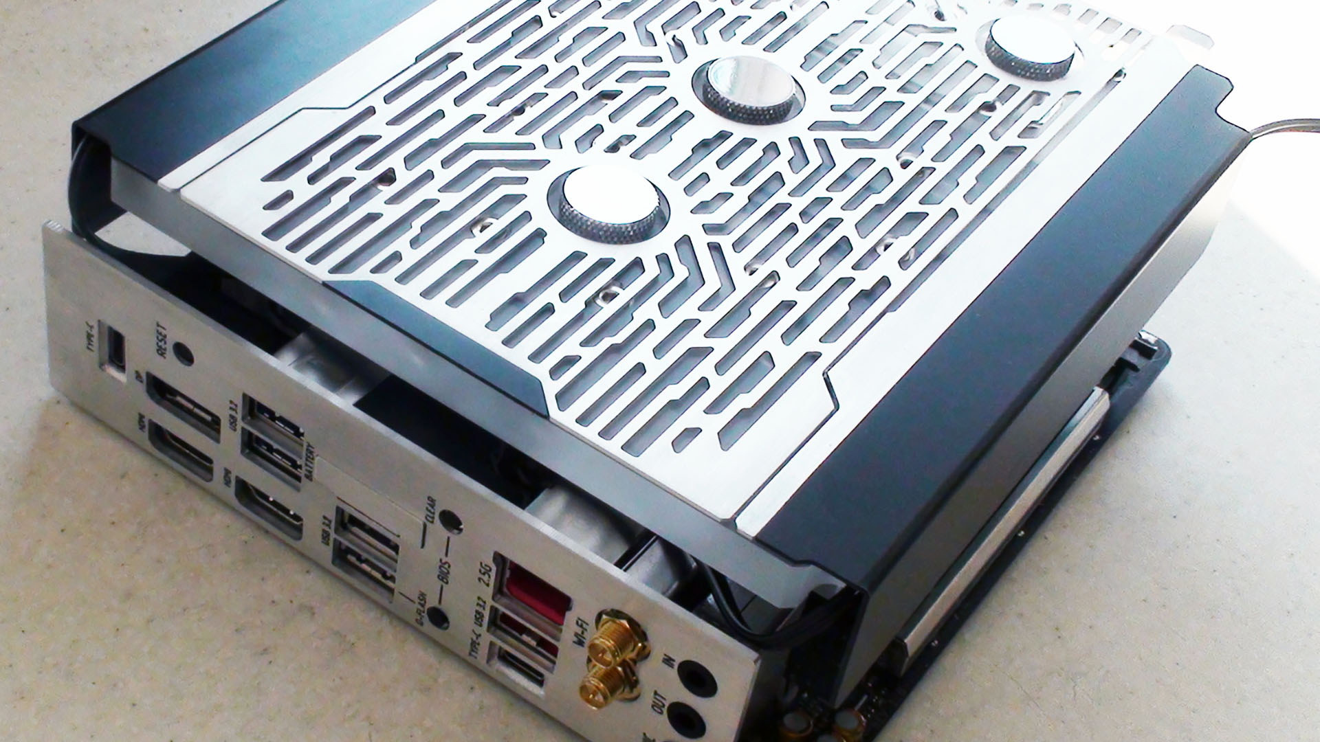 This symmetrical gaming PC was made with a handmade CNC machine
