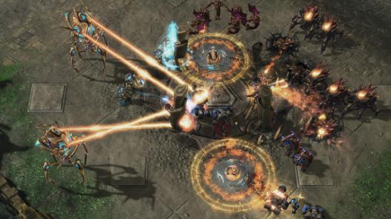 Starcraft units in a giant melee.