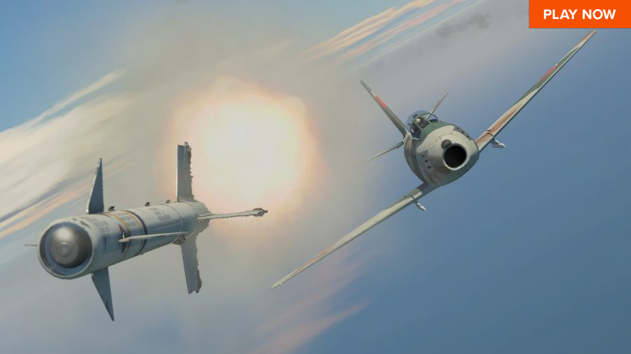 Un avión lanza un misil en uno de los mejores juegos de vuelo, War Thunder