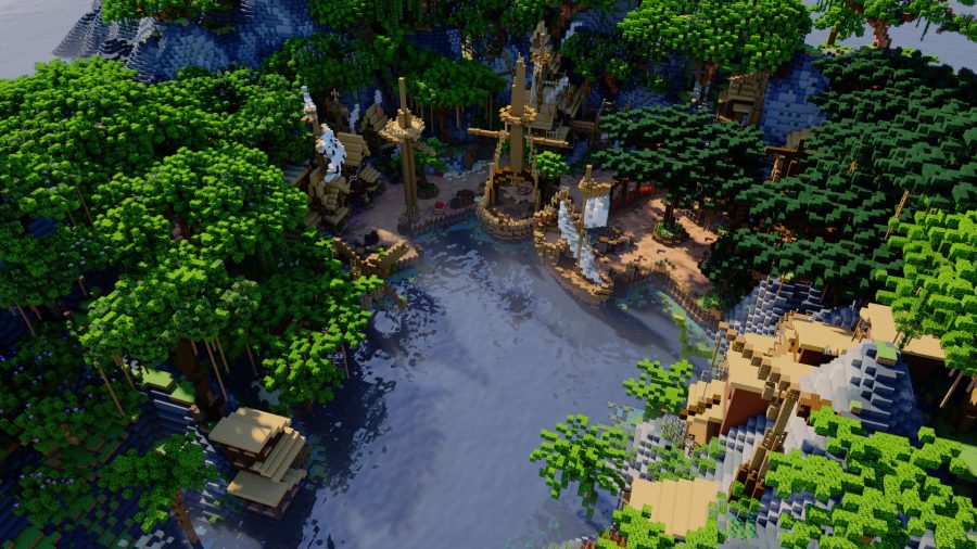 Гавань, окруженная лиственными зелеными деревьями, на одном из лучших серверов Minecraft, Manacube.