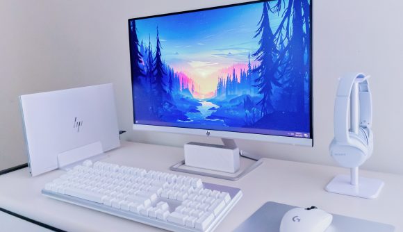 It Doesn T Cost A Fortune To Have An Elegant Silver White Desktop Setup Like This Pcgamesn