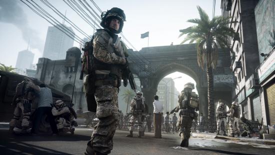 Next Battlefield single-player campaign: US soldiers stand near an arch in a middle eastern city.