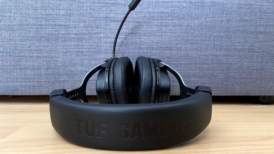 The 'TUF Gaming'-embossed headband of the H3 Wireless