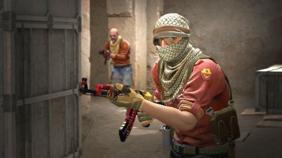 A CS:GO character with a red shirt and machine gun in a dusty alley
