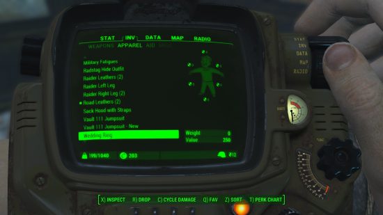 Best Fallout 4 mods: The pip boy displaying the weight and value of a wedding ring