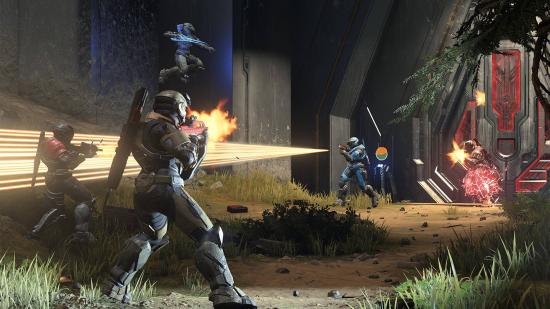 A gunfight in Halo Infinite multiplayer