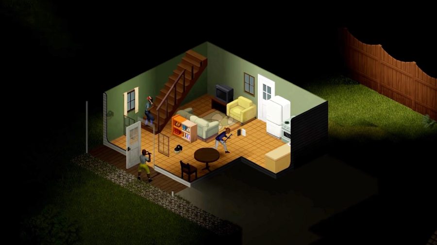 Quatre joueurs fouillent une maison dans le multijoueur du projet zomboid