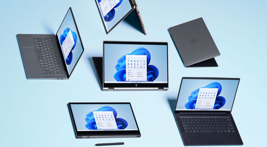 Update Windows 10: a collection of Windows 11 devices on blue backdrop