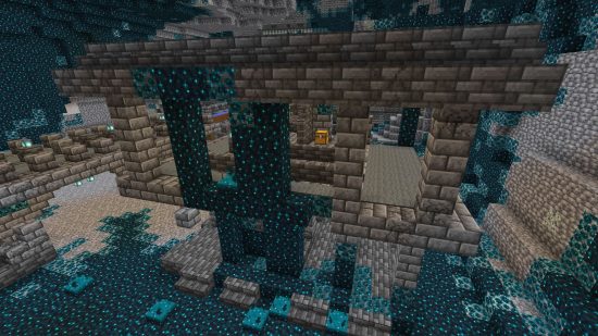 Minecraft Ancient City: A chest sat in isolation 