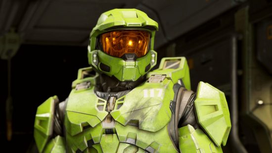 Halo Infinite co-op campaign bug: Master Chief in full Spartan armour looks into the distance