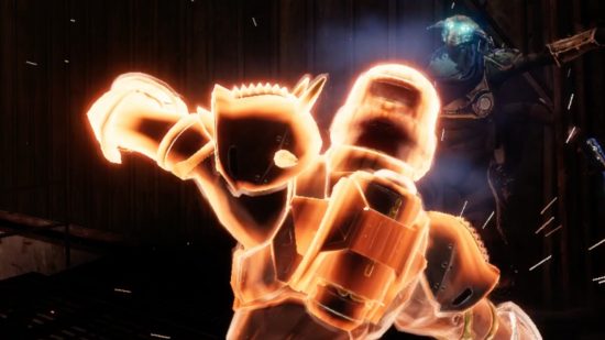 Build Destiny 2 Titan Terbaik untuk PvP dan PvE di Arc 3.0: Titan berseri-seri menyerang musuh.