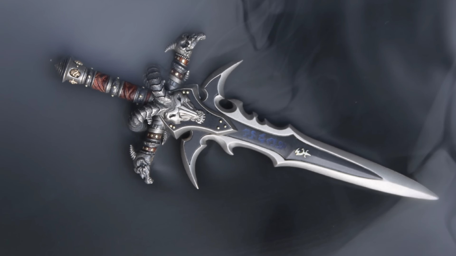 WoW Wrath of the Lich King Classic Frostmoure sword forged IRL